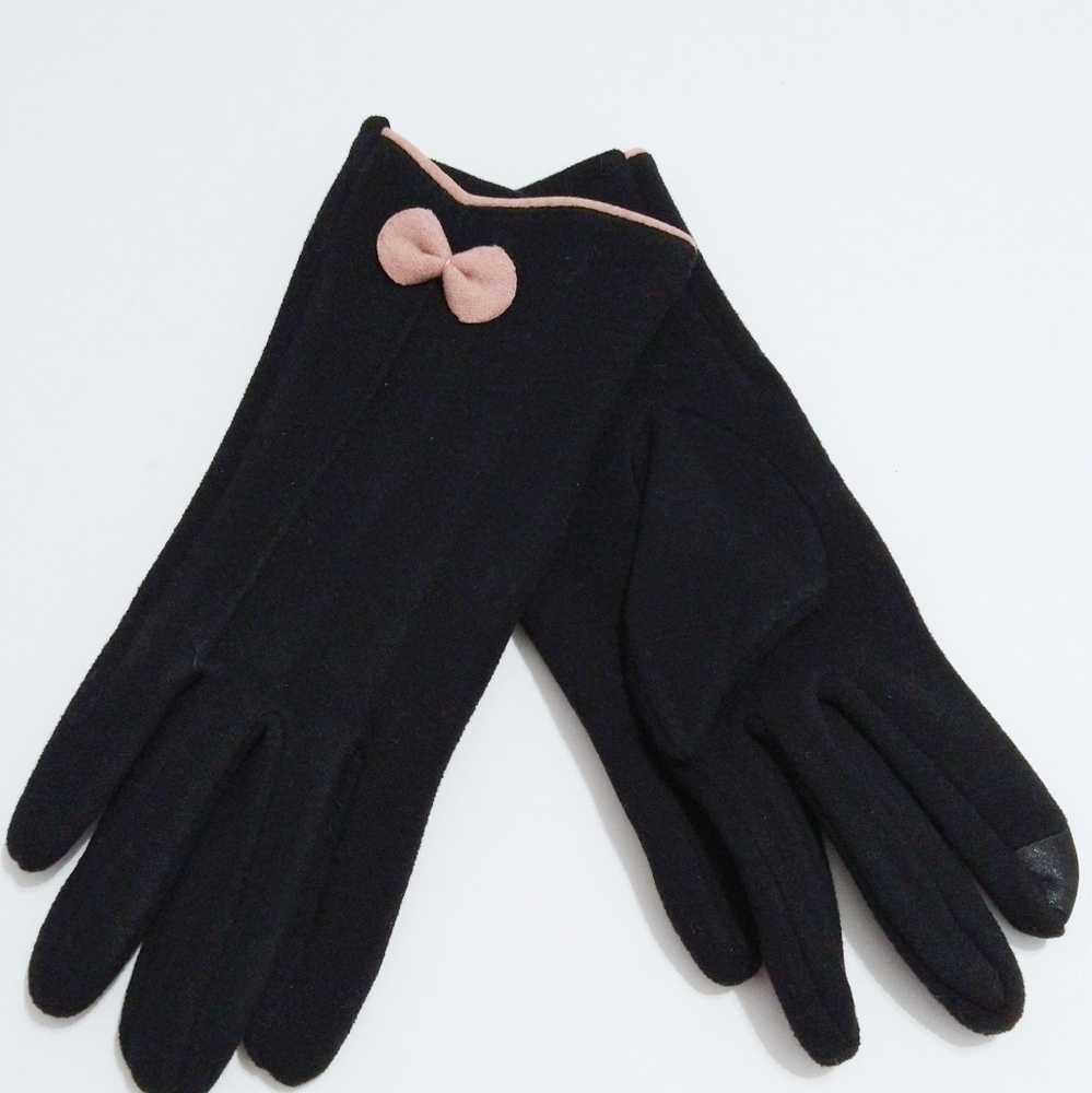 NWT Women's Faux Suede Black Gloves - Picture 4 of 5